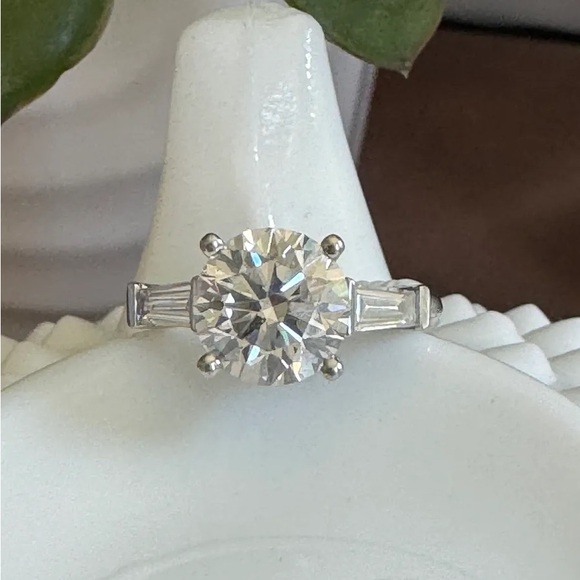 2.55ct G, VS2 Ideal Cut Tapered Baguette Engagement Ring - Picture 5 of 11